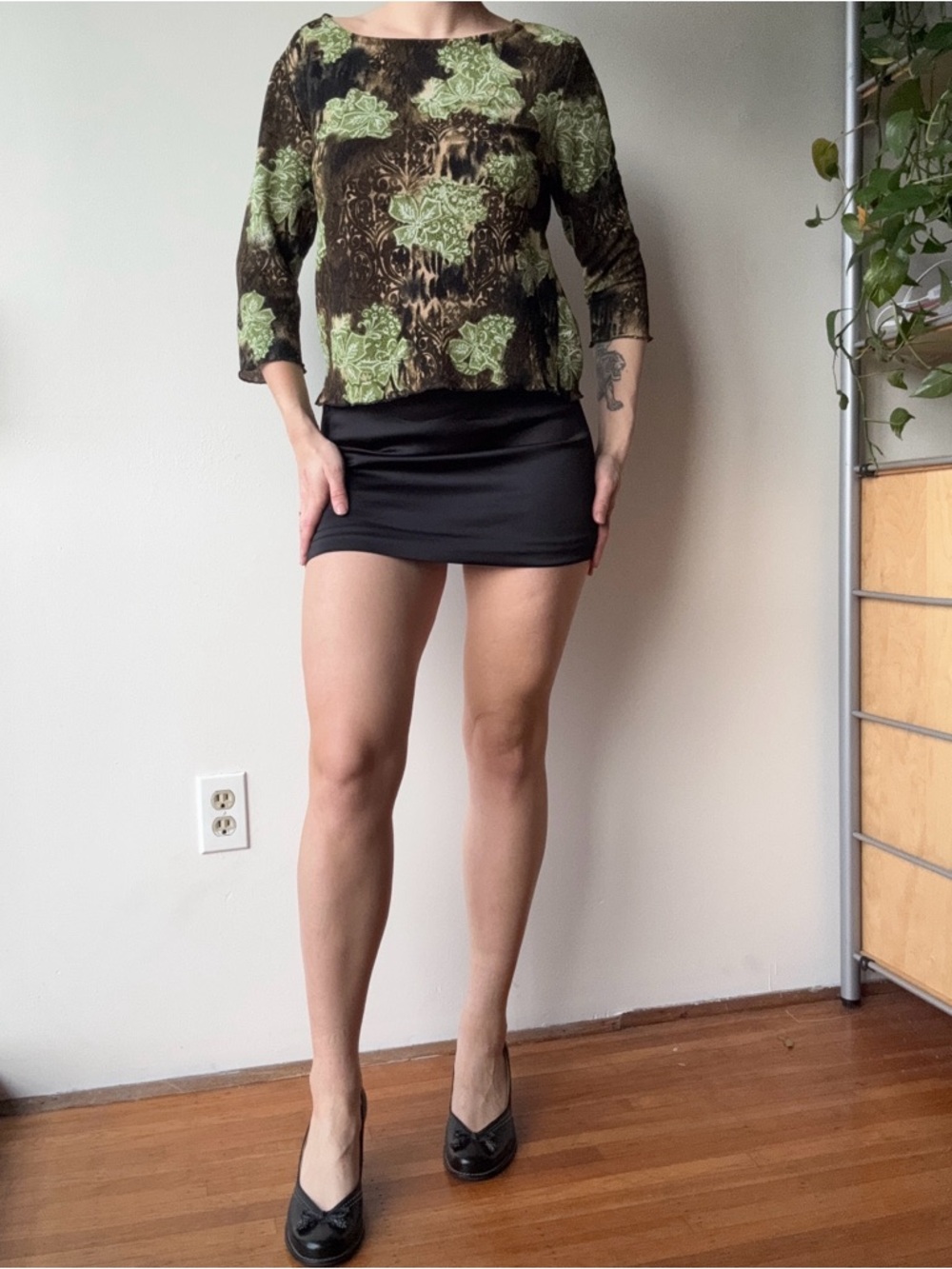 Vintage Green and Brown Floral Scoopneck Top - size S